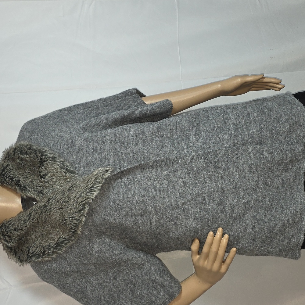 Chico’s Faux Fur Collar Open Cardigan – Gray Wrap Sweater (NWT)